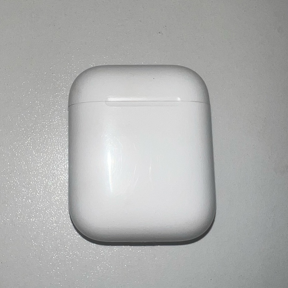 Apple White Wireless Earbuds Charging Case